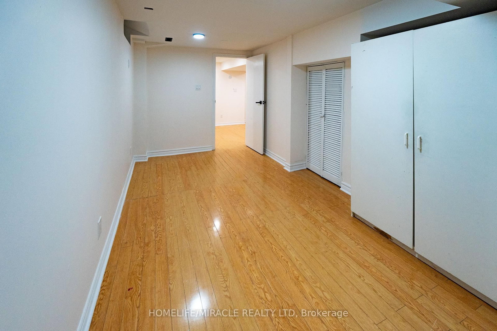 Listing Image 33