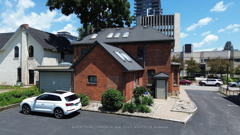 464 Locust St, Burlington, L7S 1V1 | Image 3