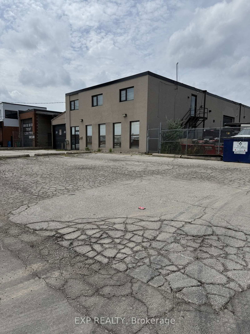 1261 Britannia Rd E, Mississauga, L4W 1C7 | Image 2