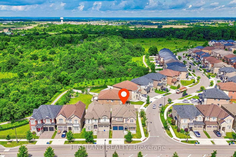 425 Threshing Mill Blvd, Oakville, L6H 0T4 | Image 2