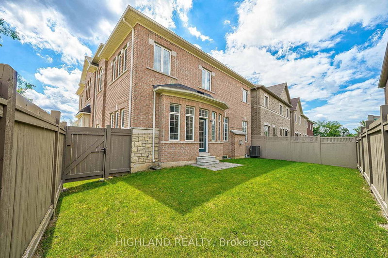 425 Threshing Mill Blvd, Oakville, L6H 0T4 | Image 3