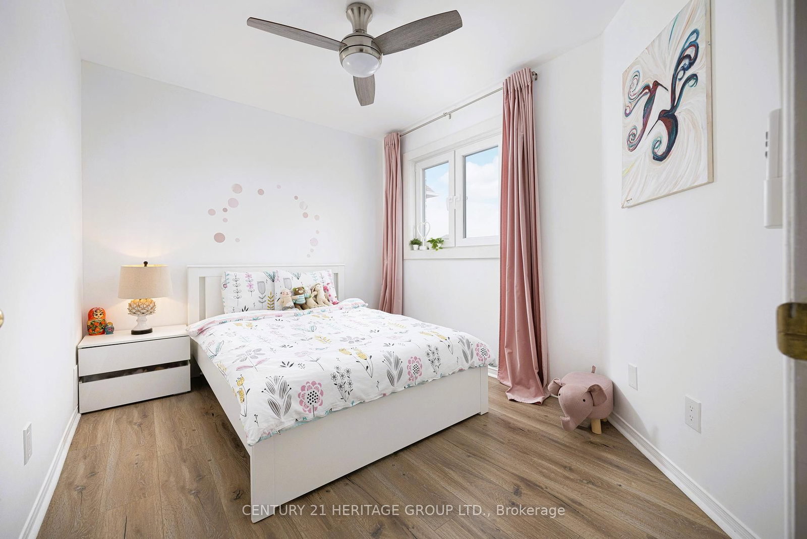 Listing Image 12