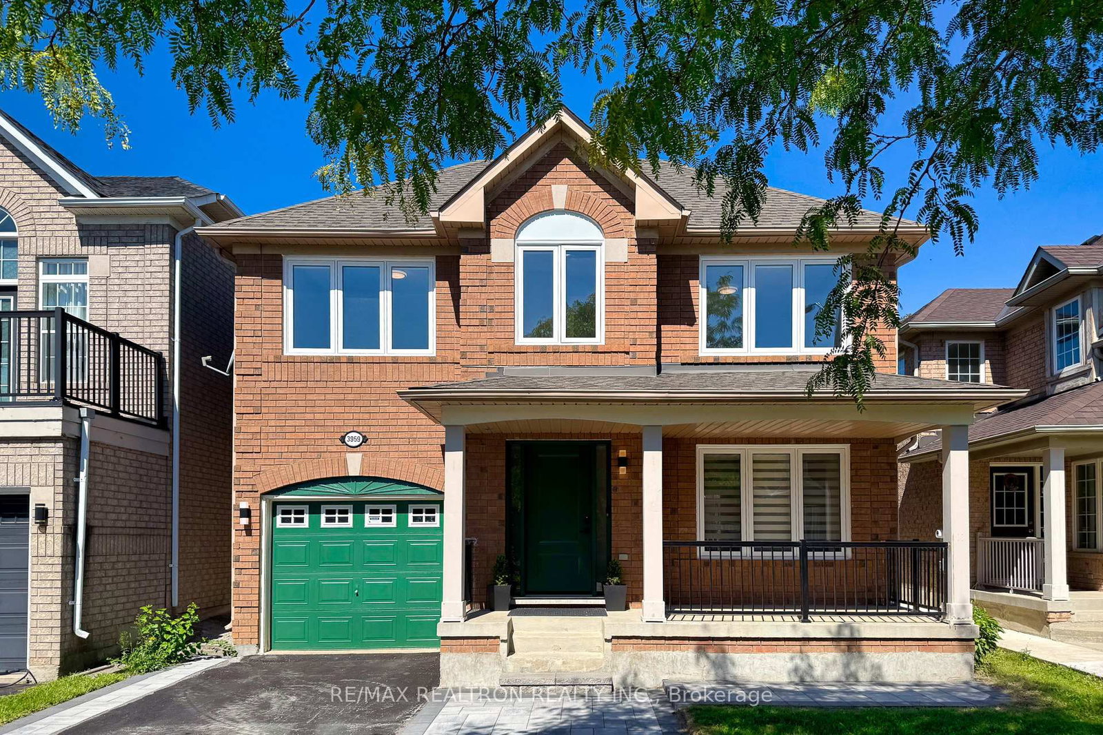 Listing Image 4