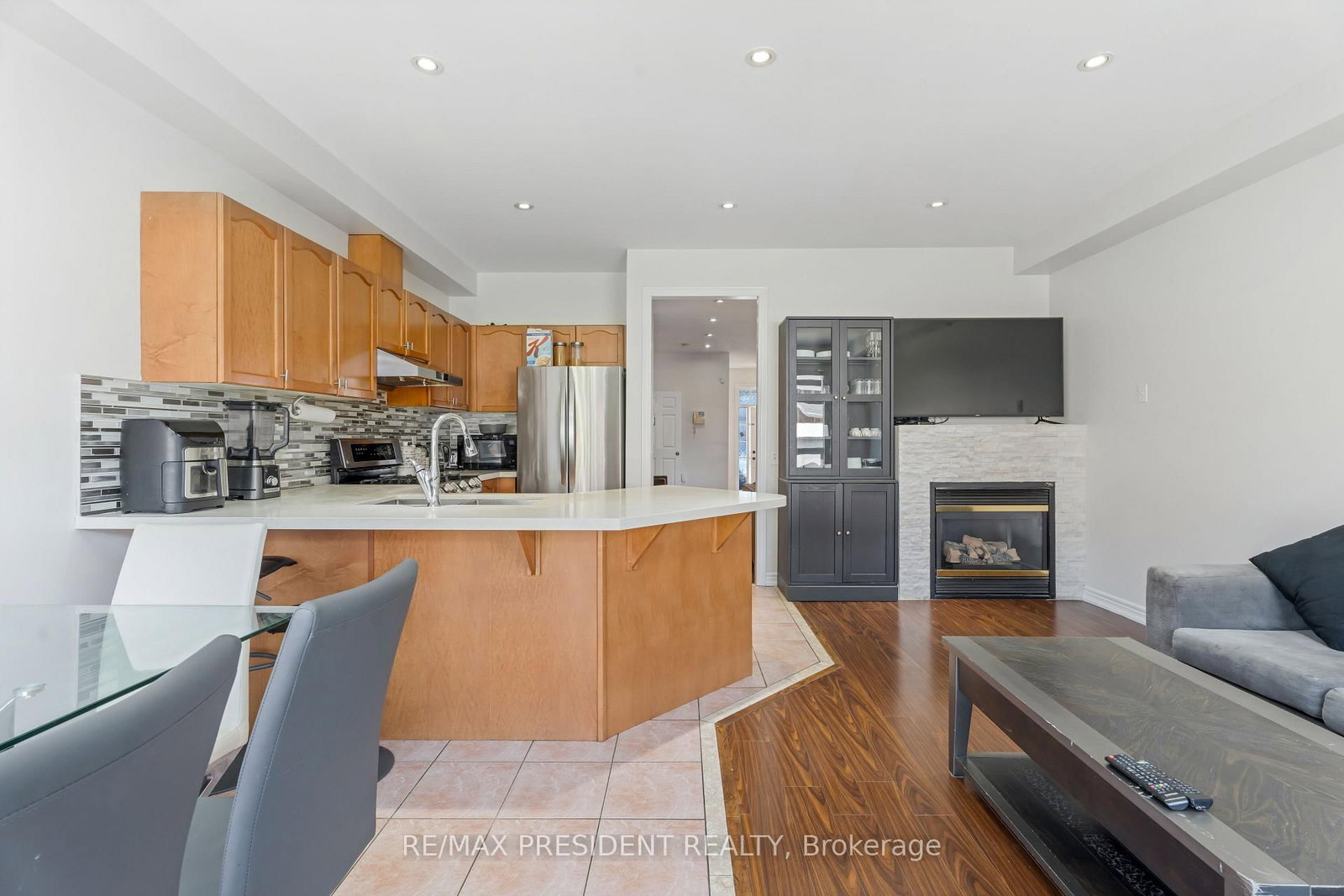 Listing Image 15