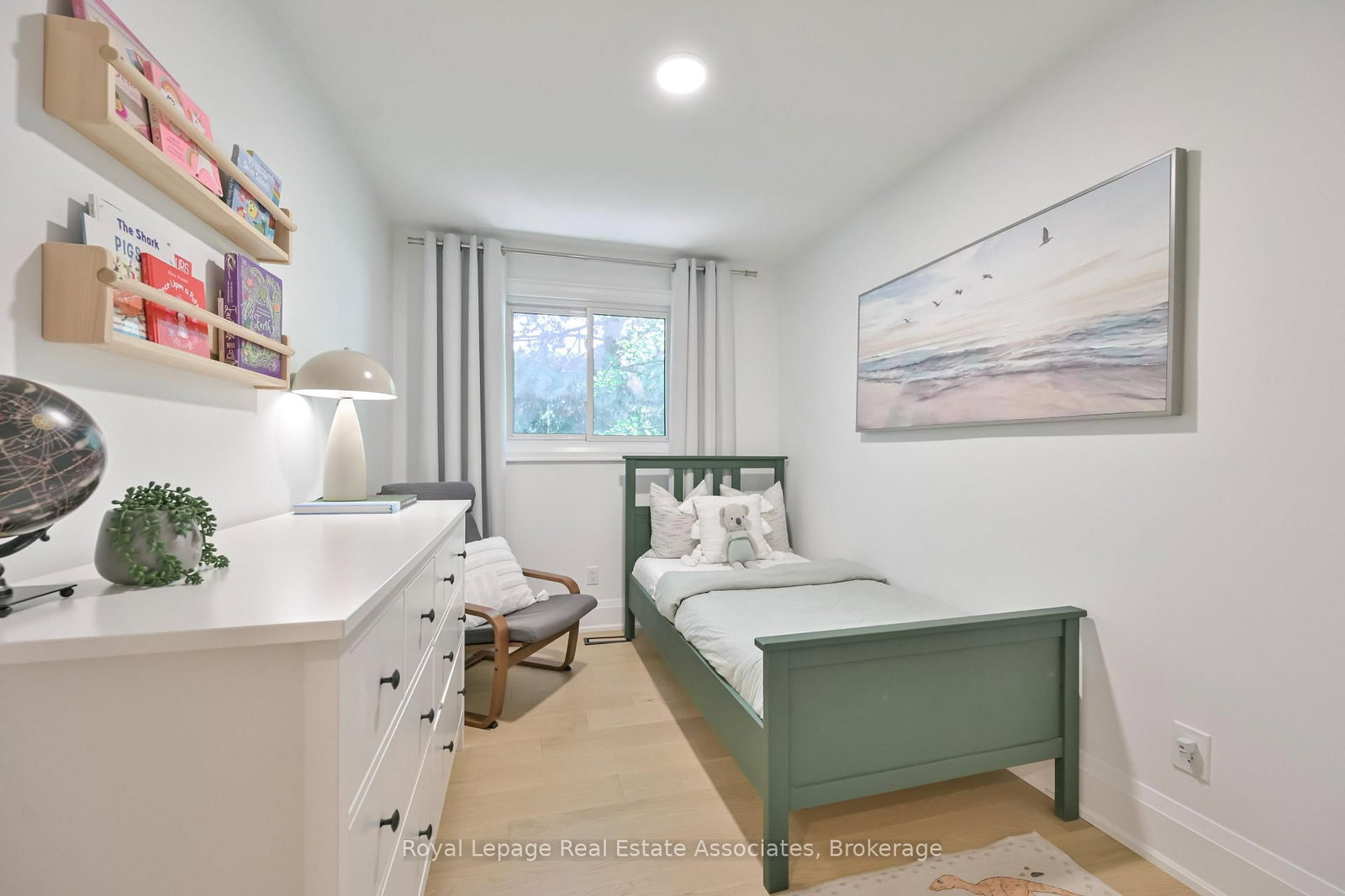 Listing Image 19