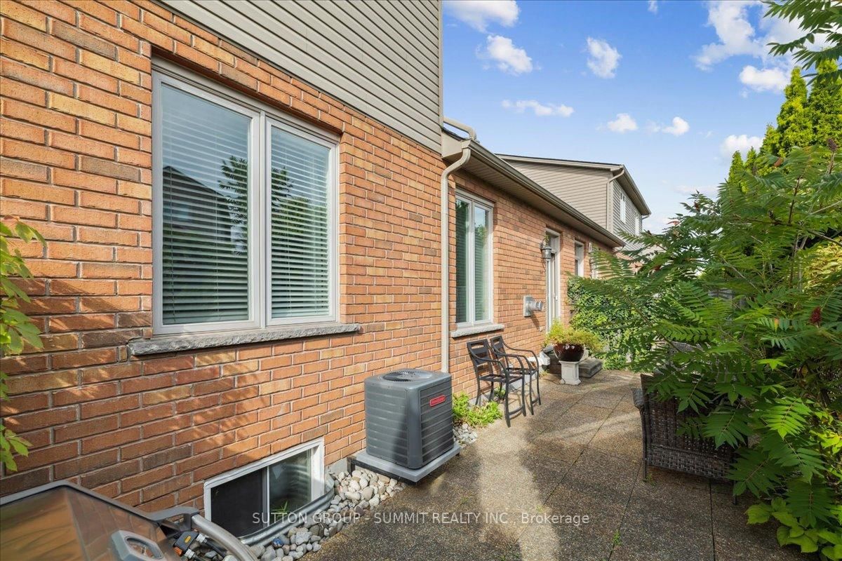 Townhouse sold at 144-2125 Itabashi Way, Burlington, Ontario, L7M 0A1 - Tansley - MLS: W12376682