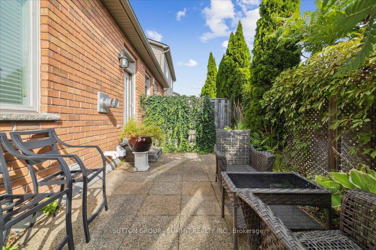 Townhouse sold at 144-2125 Itabashi Way, Burlington, Ontario, L7M 0A1 - Tansley - MLS: W12376682