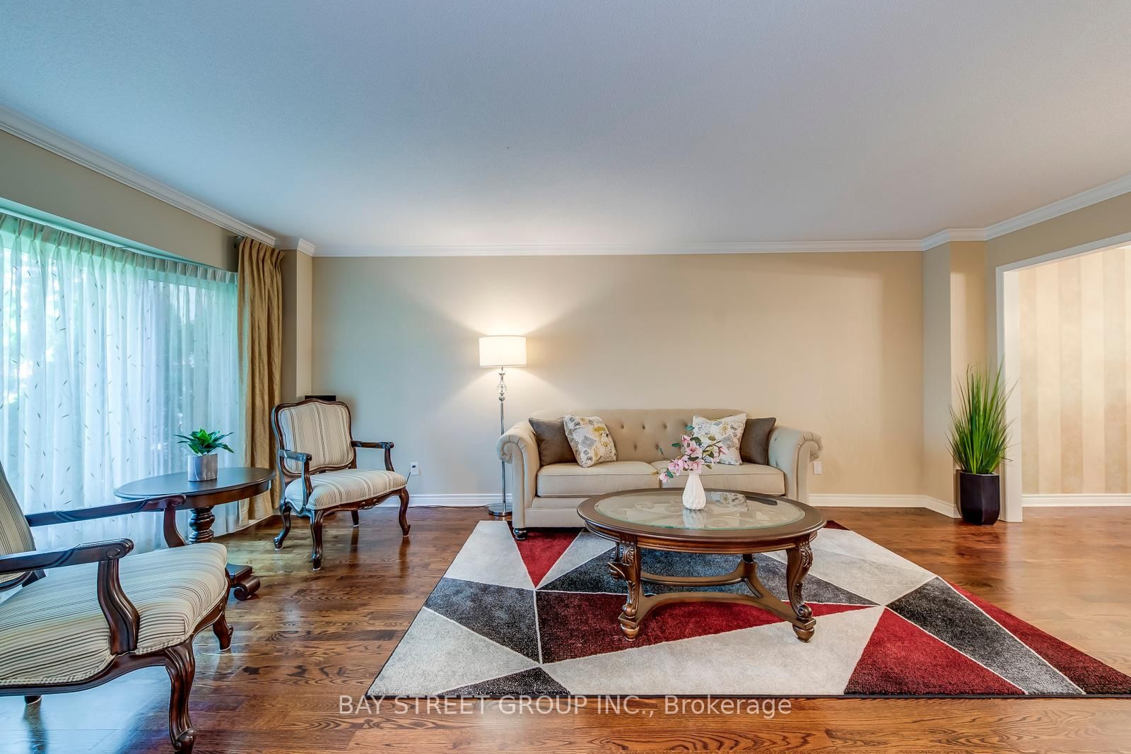 Listing Image 11