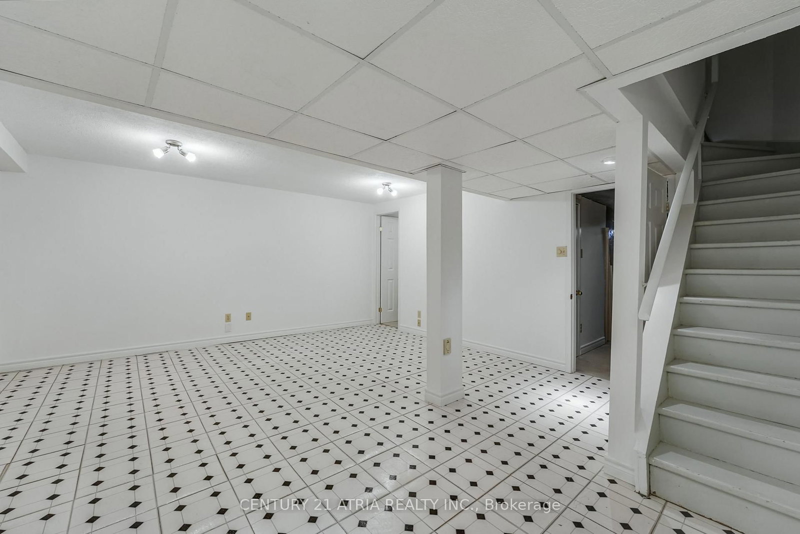 Listing Image 32