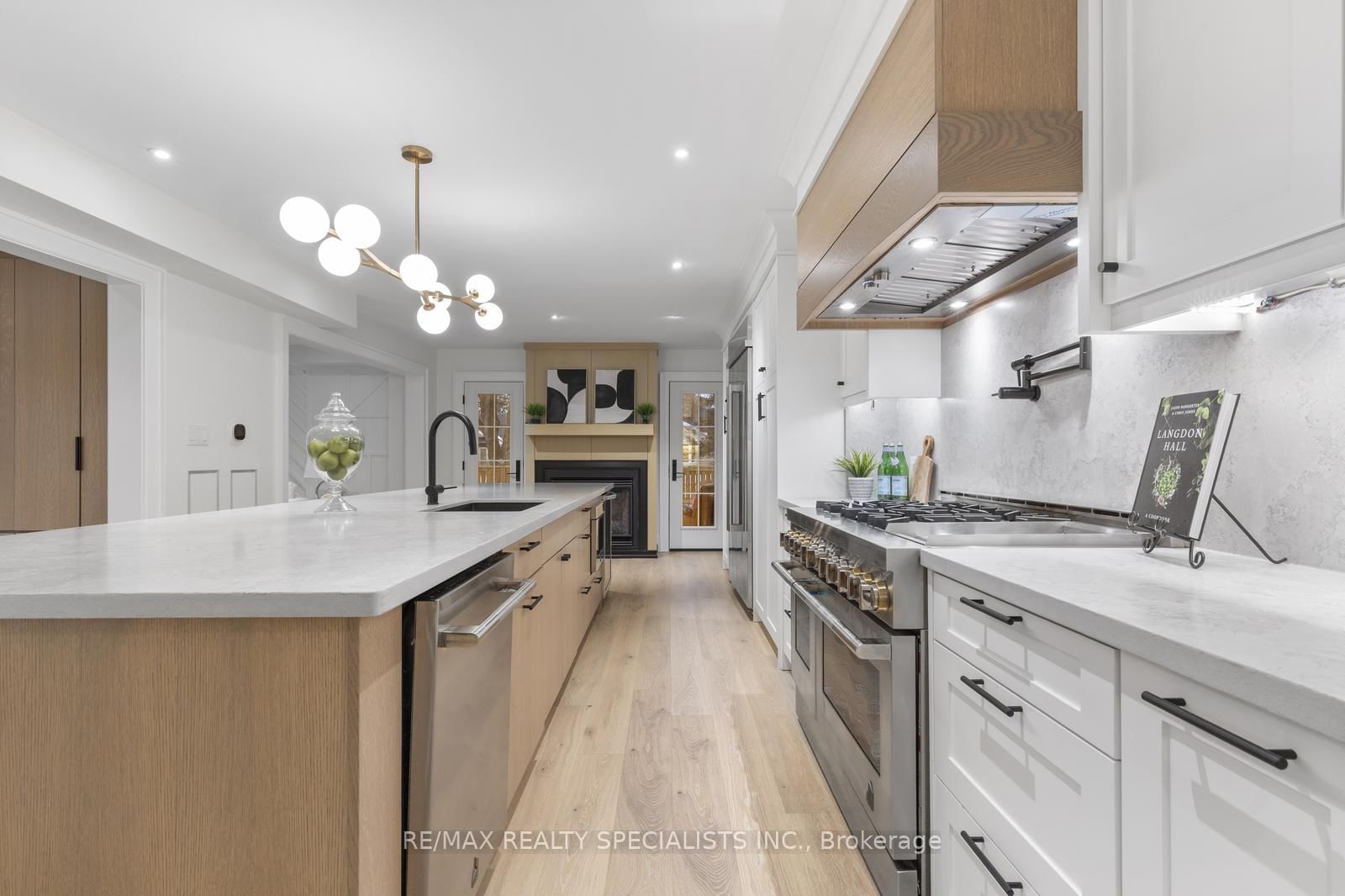 Listing Image 15