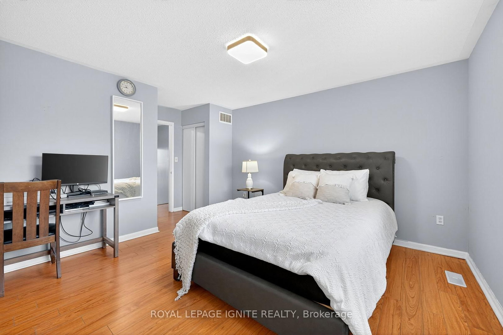 Semi-Detached House sold at 74 Dwyer Drive, Brampton, Ontario, L6S 0B1 - Gore Industrial North - MLS: W12377260