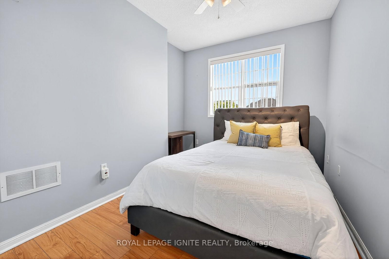 Semi-Detached House sold at 74 Dwyer Drive, Brampton, Ontario, L6S 0B1 - Gore Industrial North - MLS: W12377260