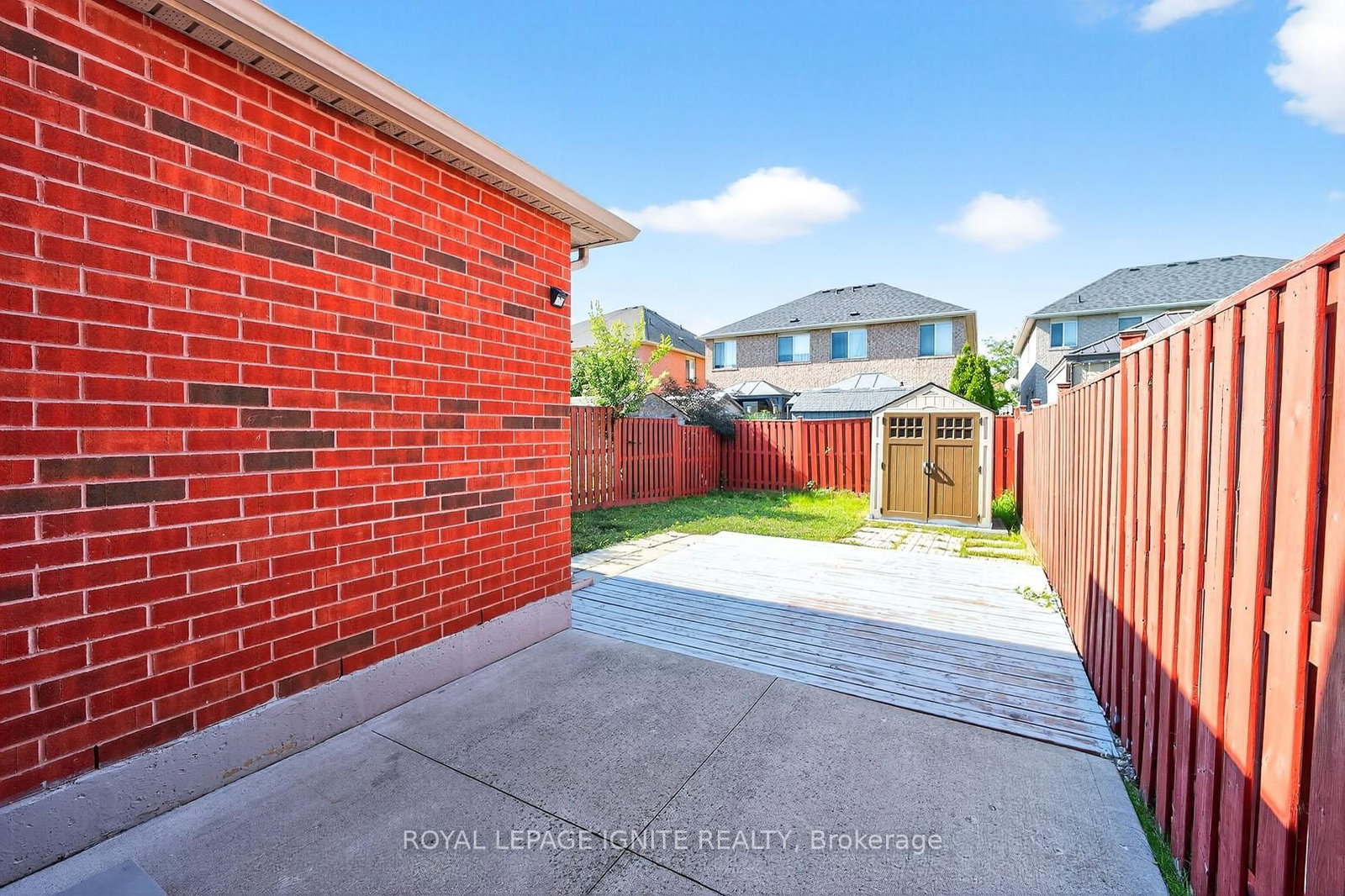 Semi-Detached House sold at 74 Dwyer Drive, Brampton, Ontario, L6S 0B1 - Gore Industrial North - MLS: W12377260