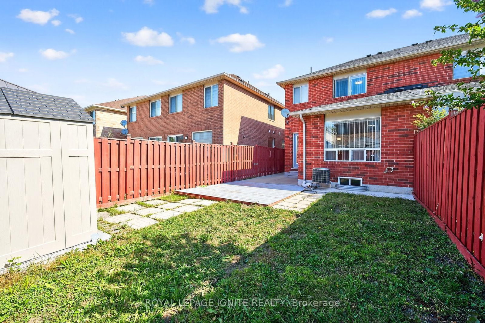 Semi-Detached House sold at 74 Dwyer Drive, Brampton, Ontario, L6S 0B1 - Gore Industrial North - MLS: W12377260