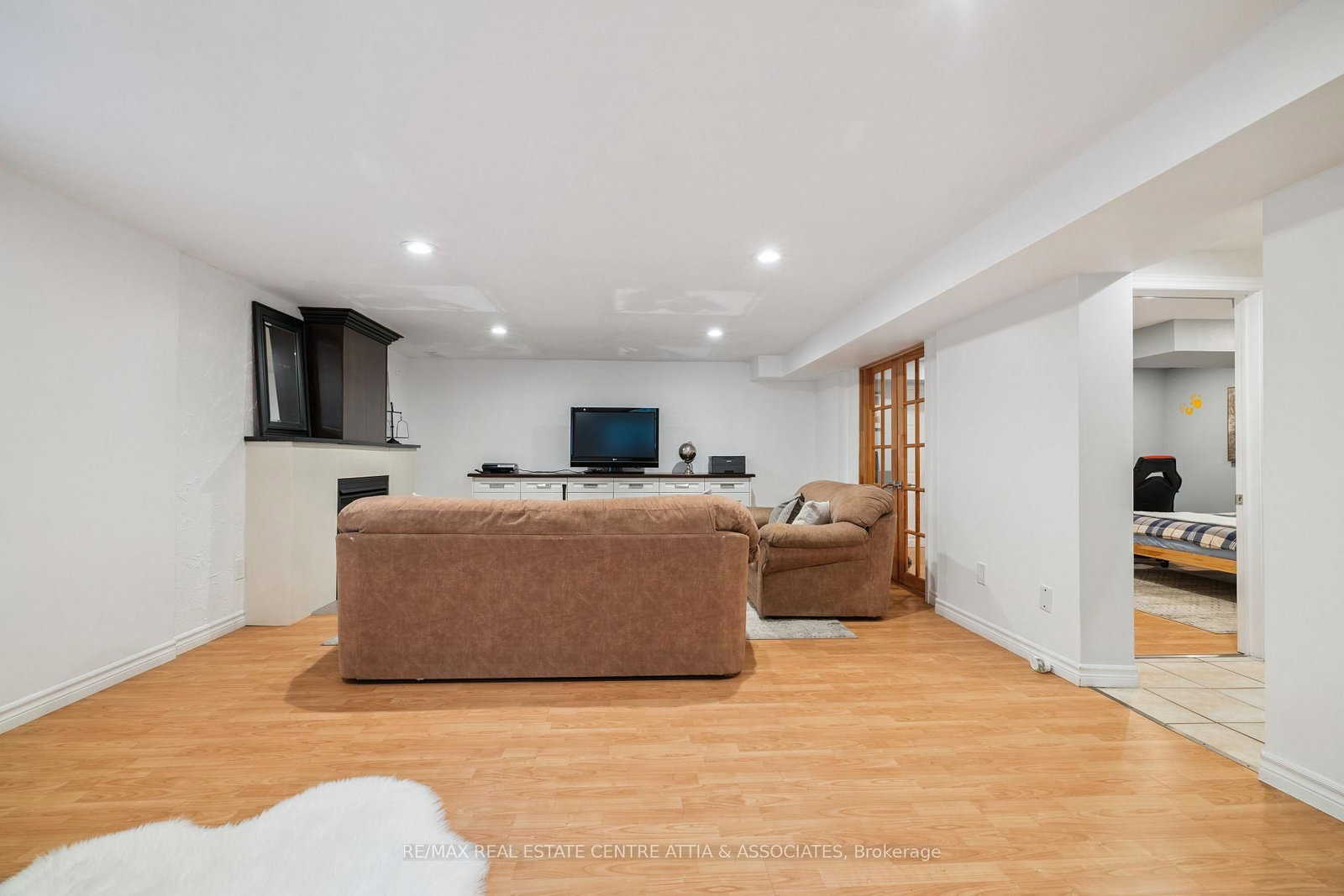 Listing Image 33