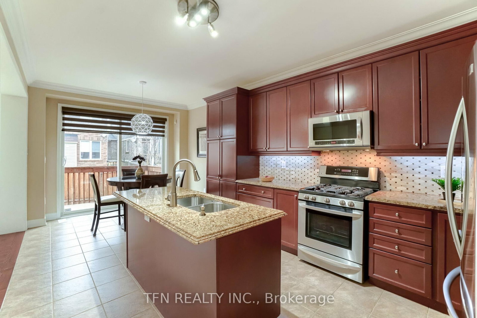 Listing Image 9