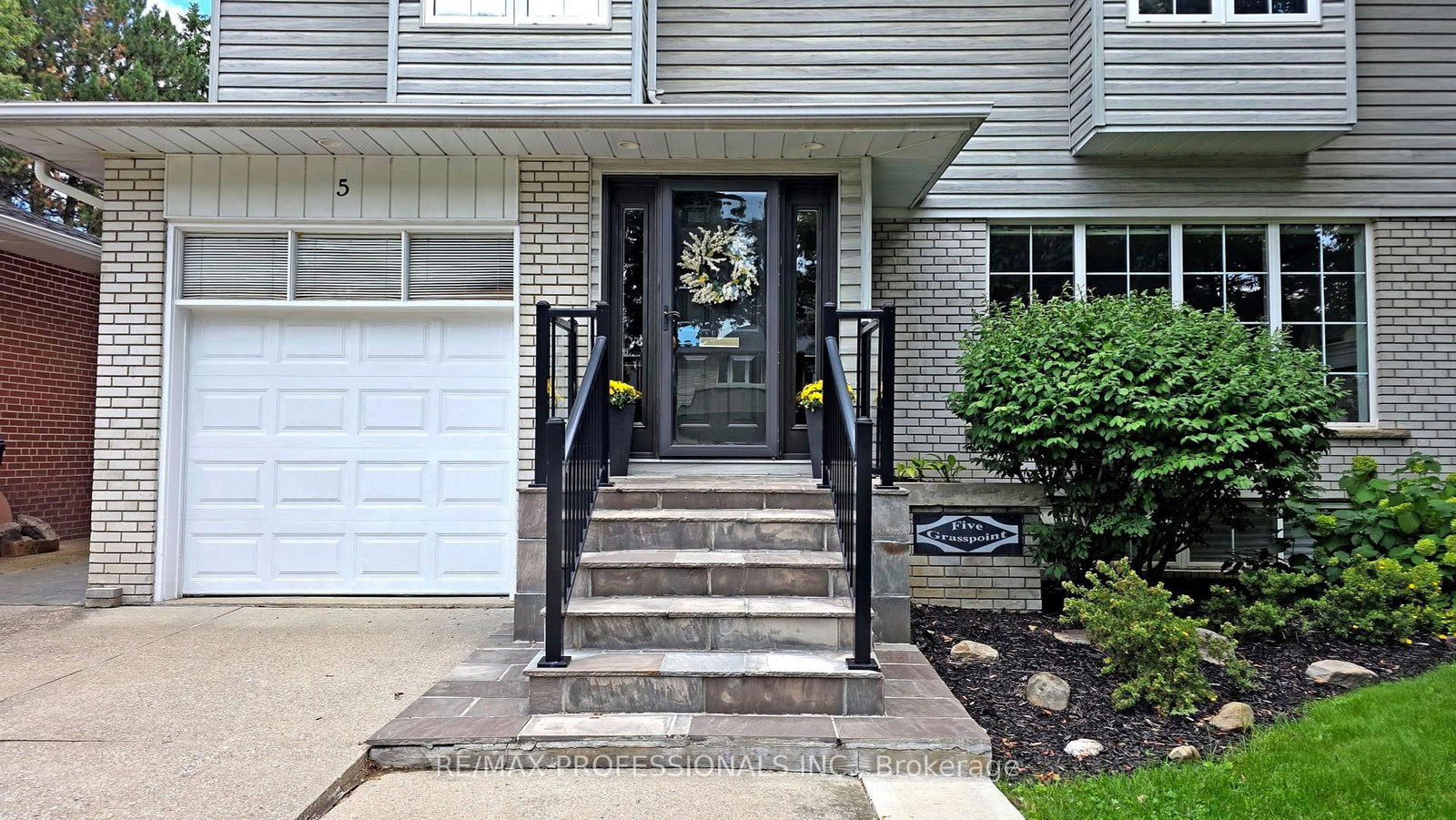 Listing Image 4