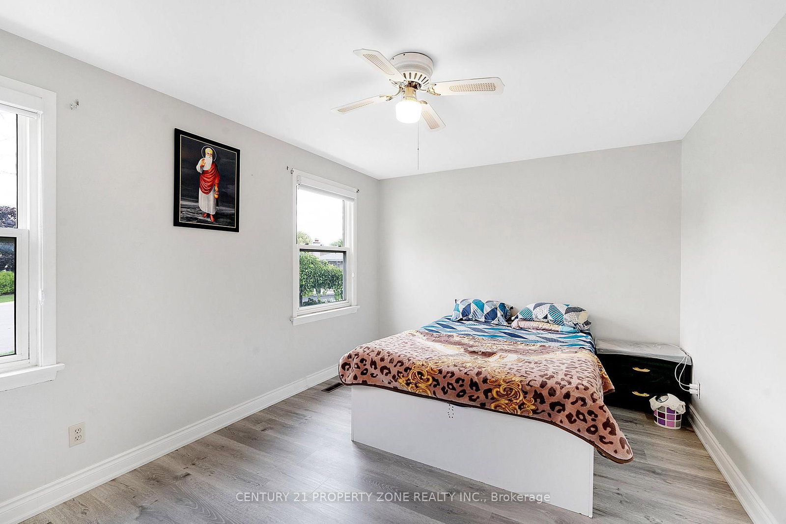 Listing Image 22