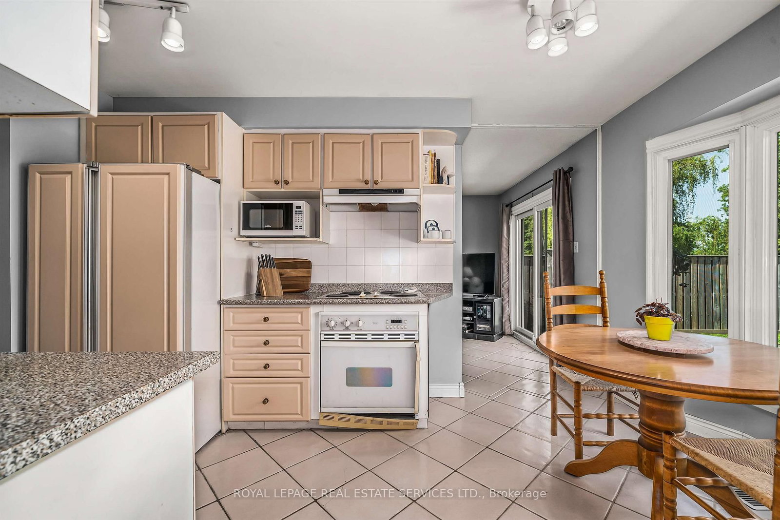 Listing Image 14
