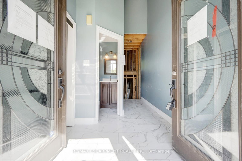 6544 Opera Glass Cres, Mississauga, L5W 1S1 | Image 2