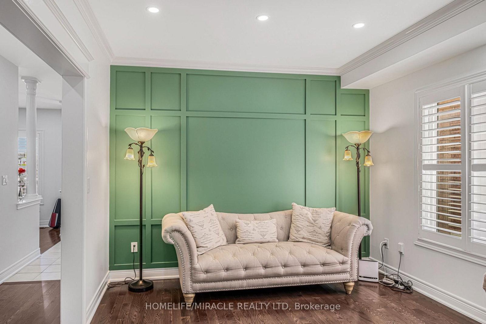Listing Image 10