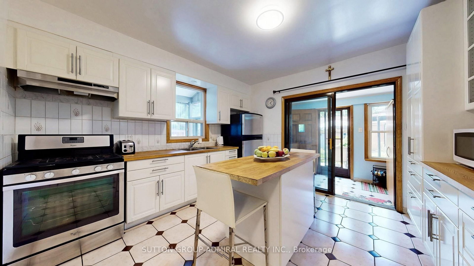 Listing Image 15