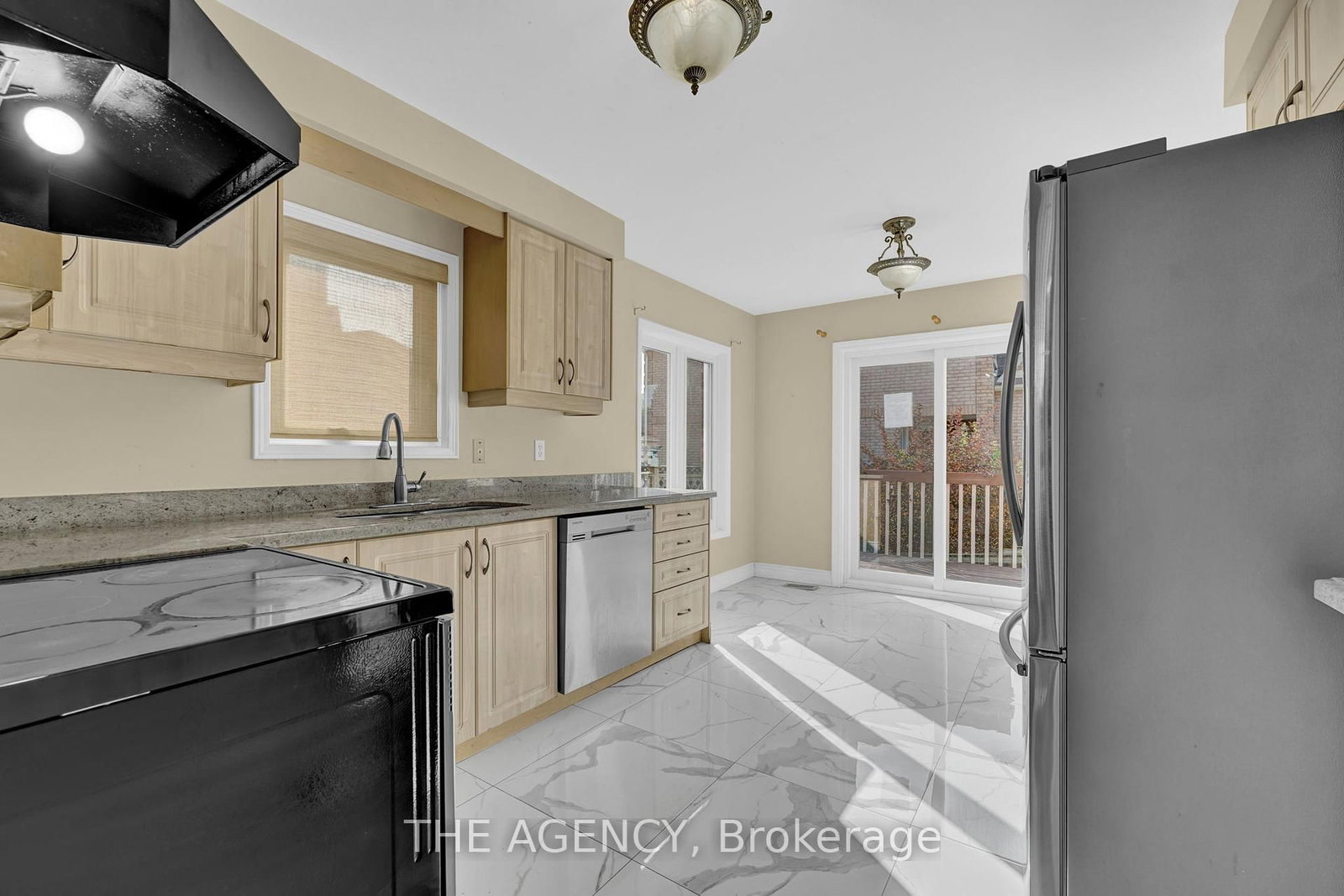 Listing Image 15