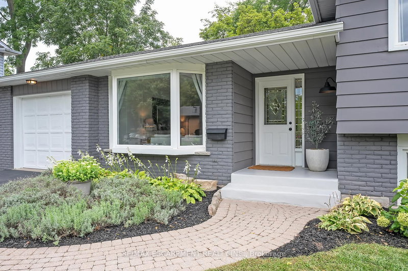 406 Oakwood Dr, Burlington, L7N 1X2 | Image 3