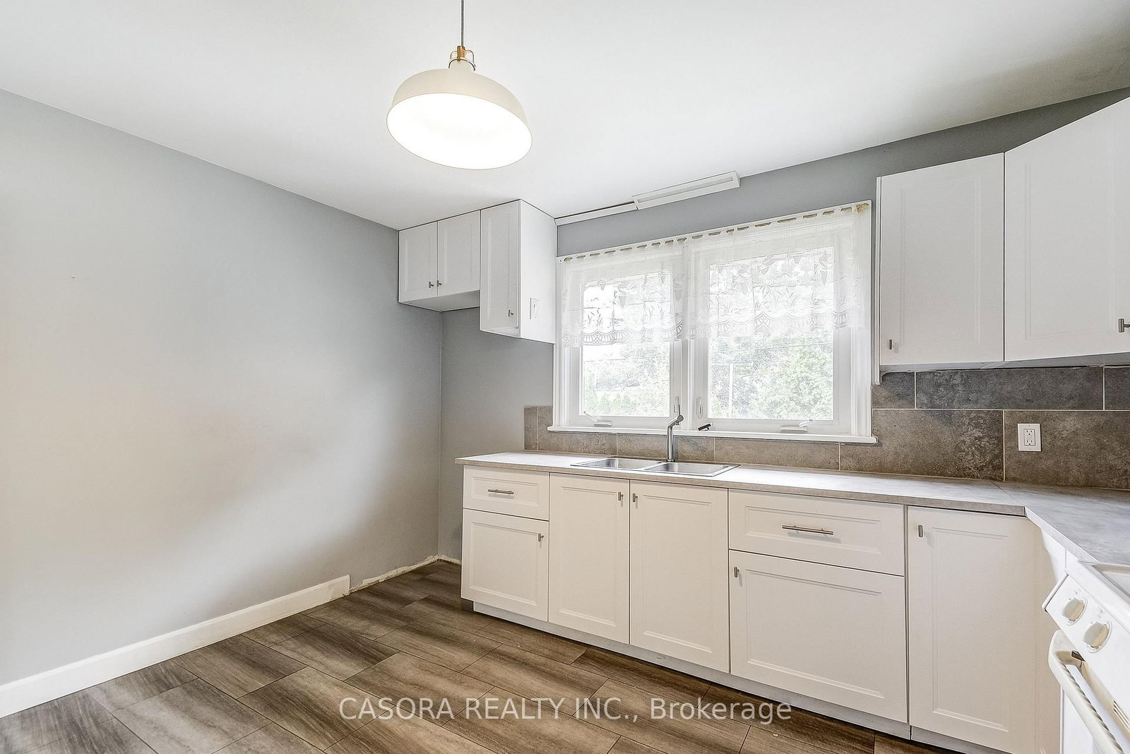 Detached House for sale at 5446 Calvert Place, Burlington, Ontario, L7L 3H7 - Appleby - MLS: W12380156