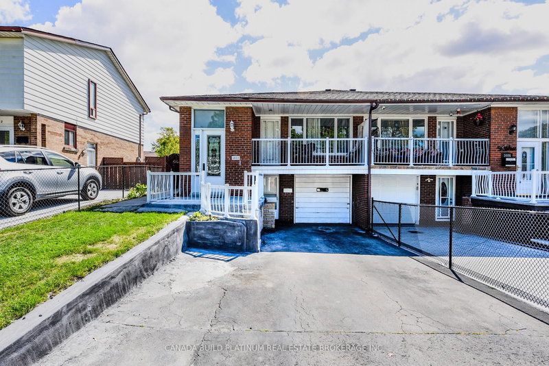 3088 Harold Sheard Dr, Mississauga, L4T 1V5 | Image 2