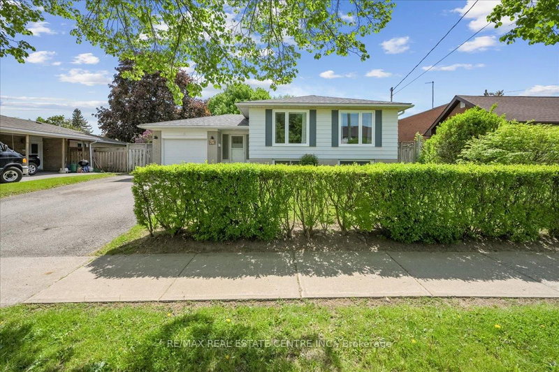 74 Mountainview Rd S, Halton Hills, L7G 4K5 | Image 2
