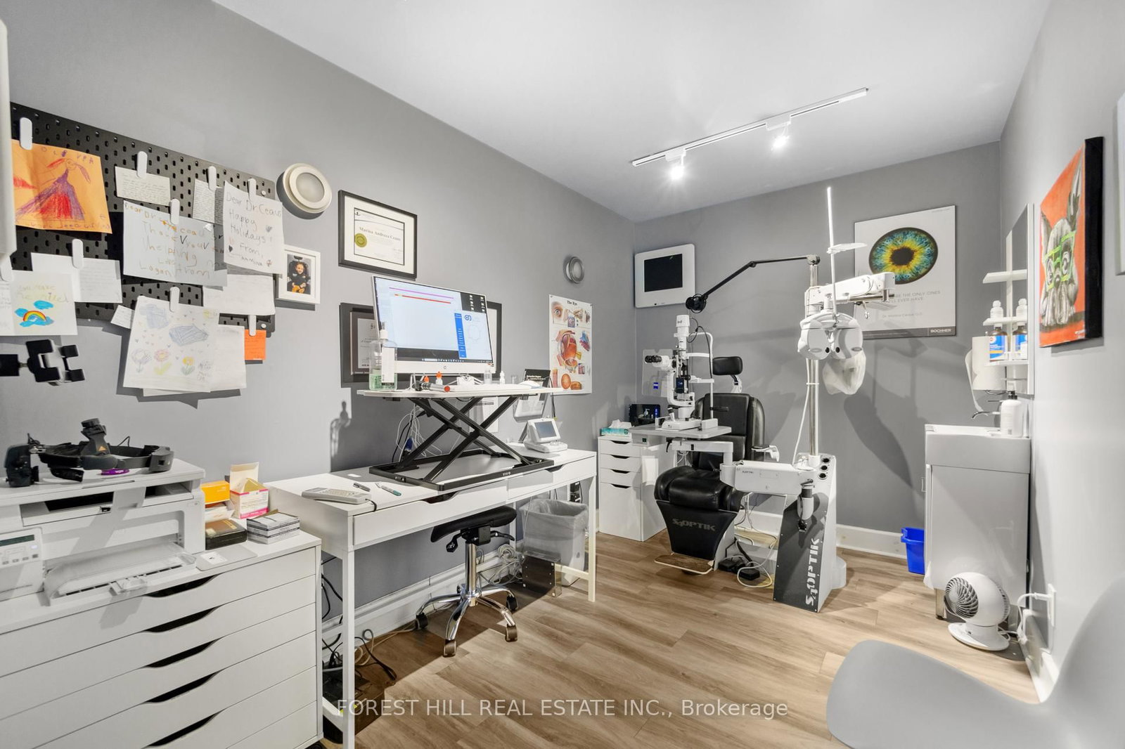 201 Queen Street S - Photo 11