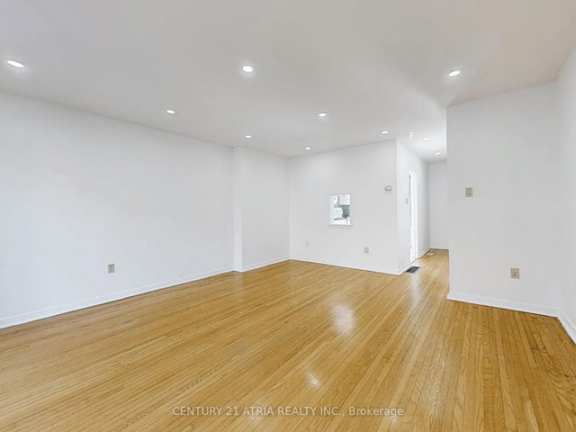 8 - 32 Sentinel Road