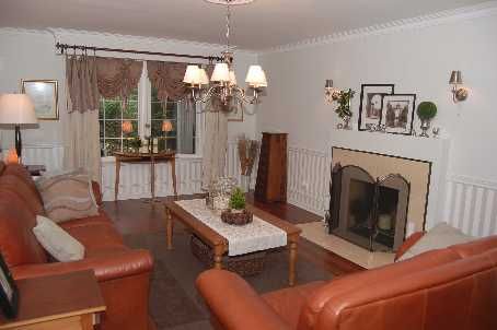 1316 Cambridge Dr, Oakville, L6J1S3 | Image 3