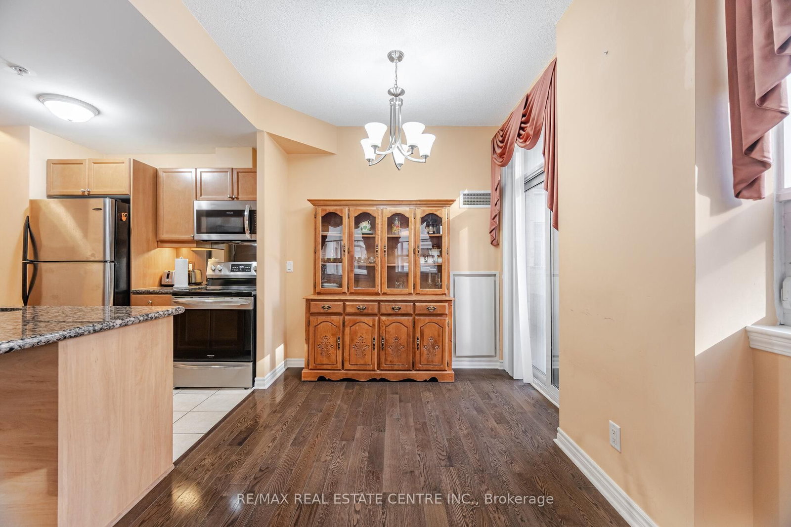 Listing Image 15