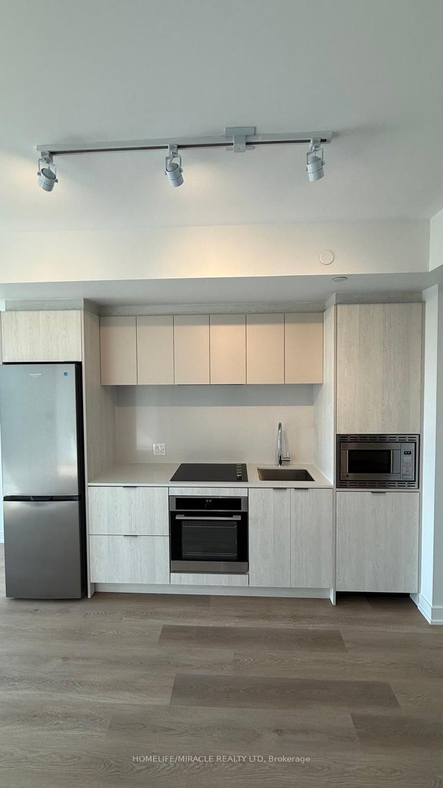 1506 - 3009 Novar Road