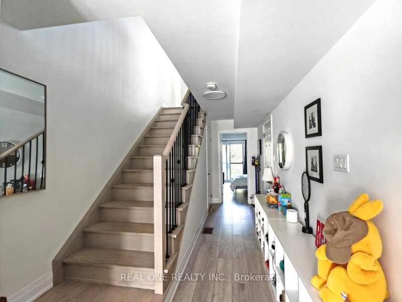 19 Woodstream Dr, Toronto, M9W 0G1 | Image 2