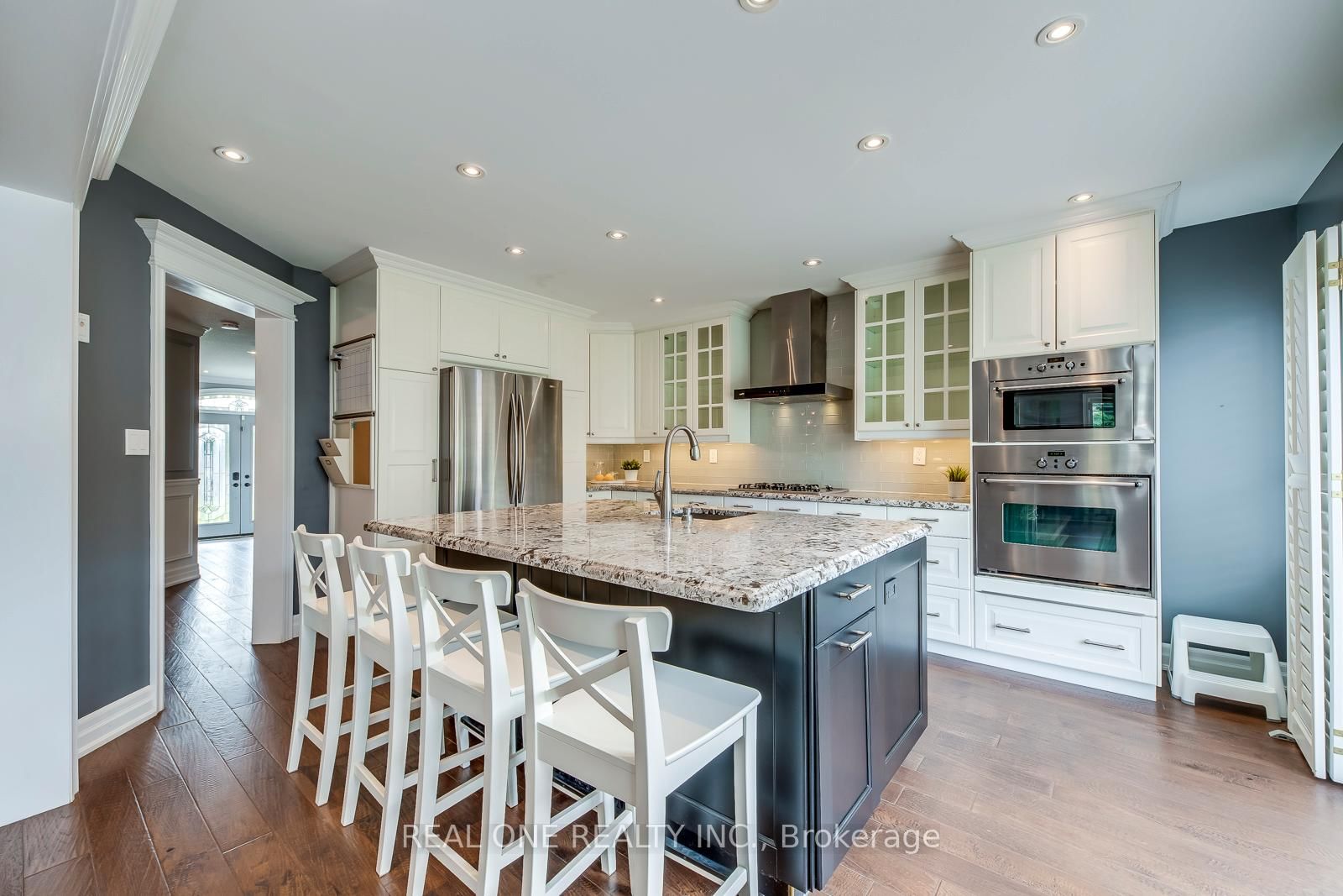 Listing Image 11