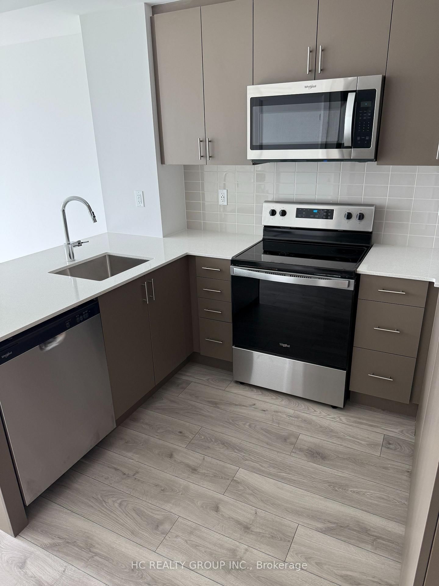 3240 William Coltson Avenue, Unit 811 - Photo 2