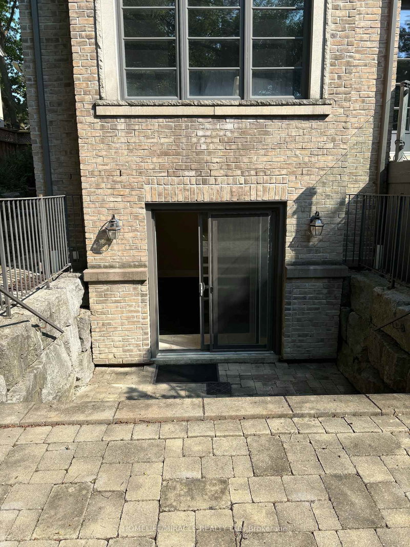 Lower - 81 Chestnut Hills Pkwy, Toronto, M9A 3R1 | Image 2