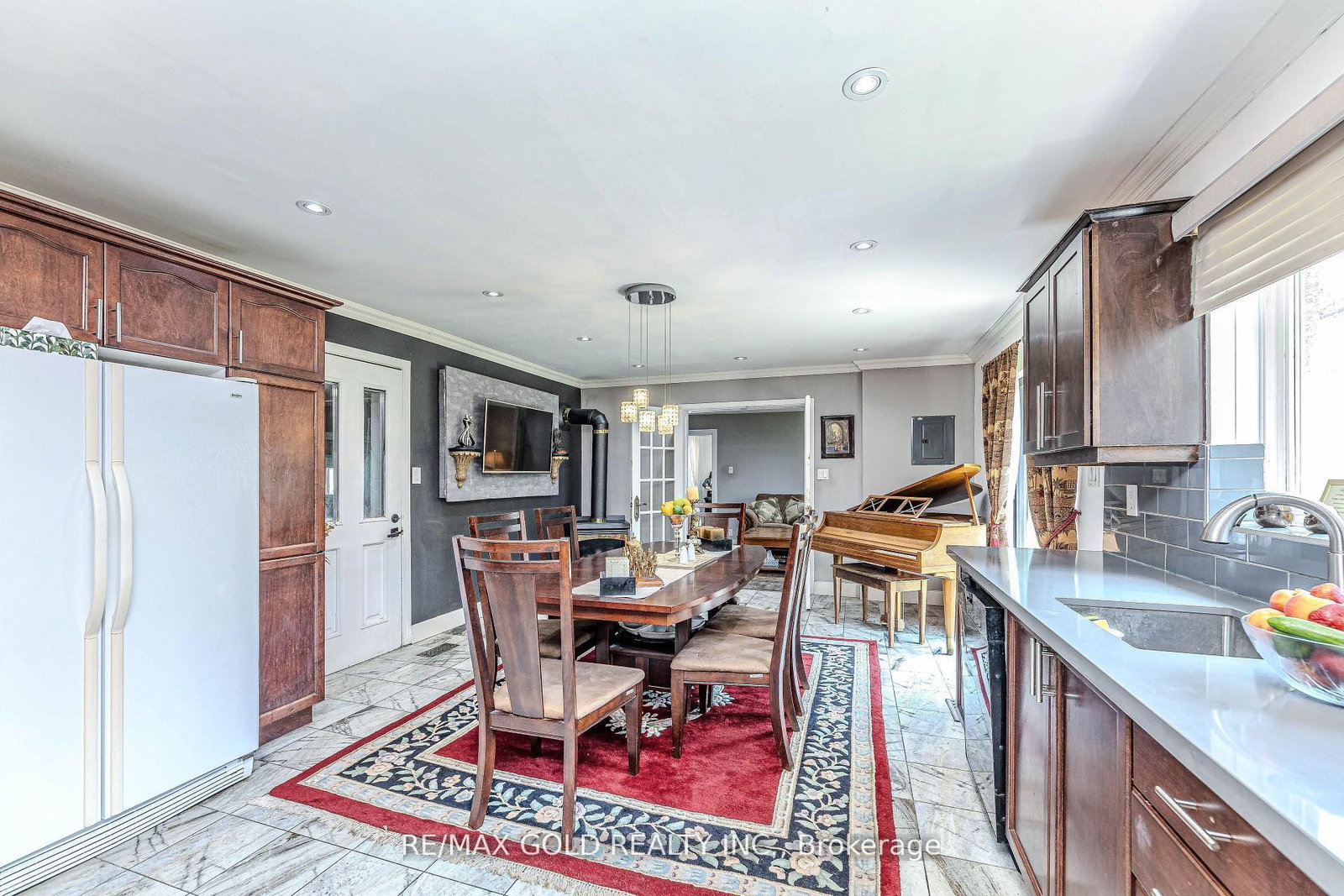 Listing Image 14