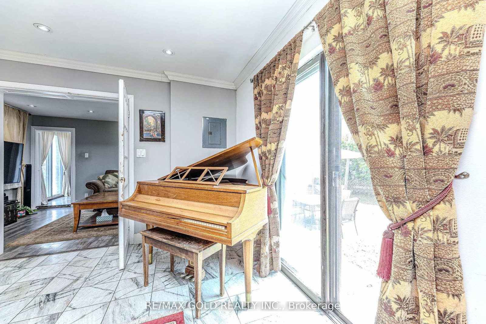 Listing Image 15