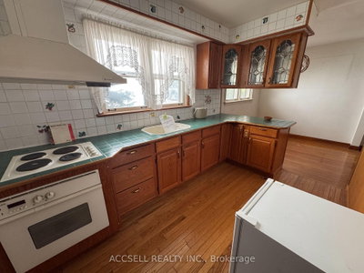 1358 Sedgewick Crescent — more photos