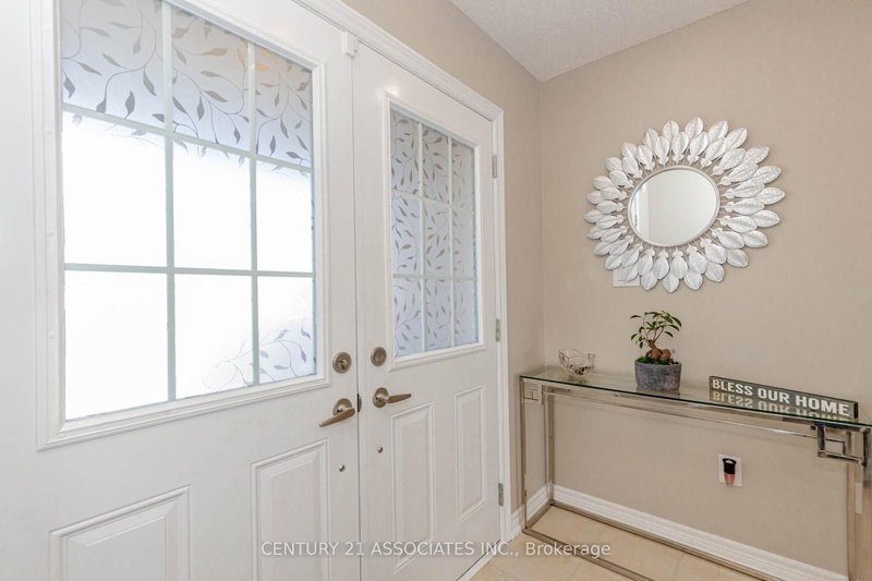 4622 Keystone Cres, Burlington, L7M 0L9 | Image 3