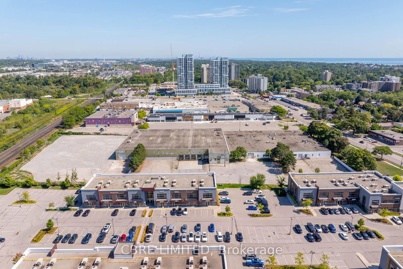 201 Speers Rd, Oakville, L6K 0H5 | Image 2