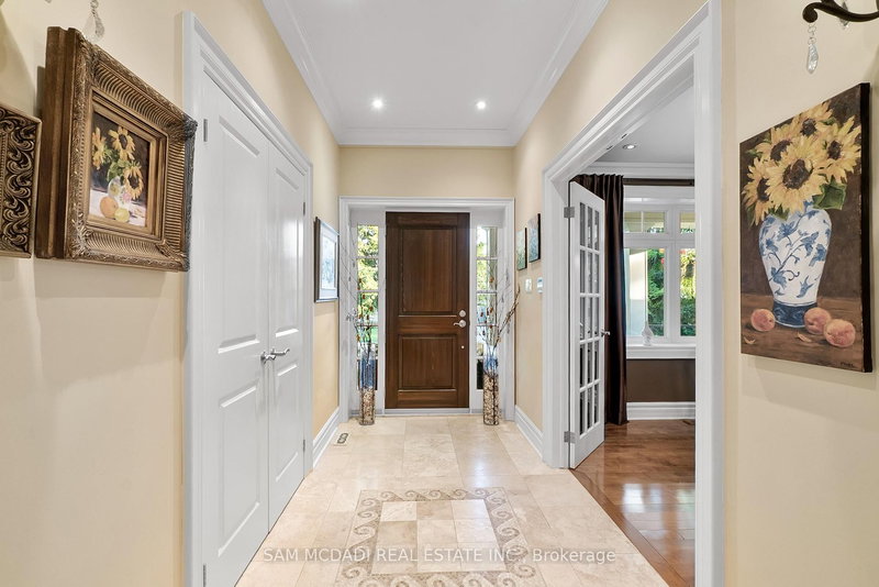 1522 Glenhill Cres, Mississauga, L5H 3C5 | Image 3