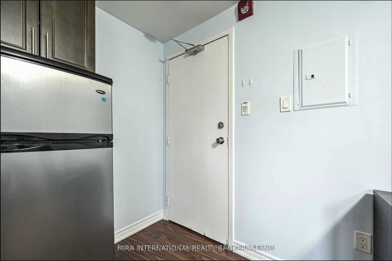 104 - 70 Melbourne Ave, Toronto, M6K 1K7 | Image 2