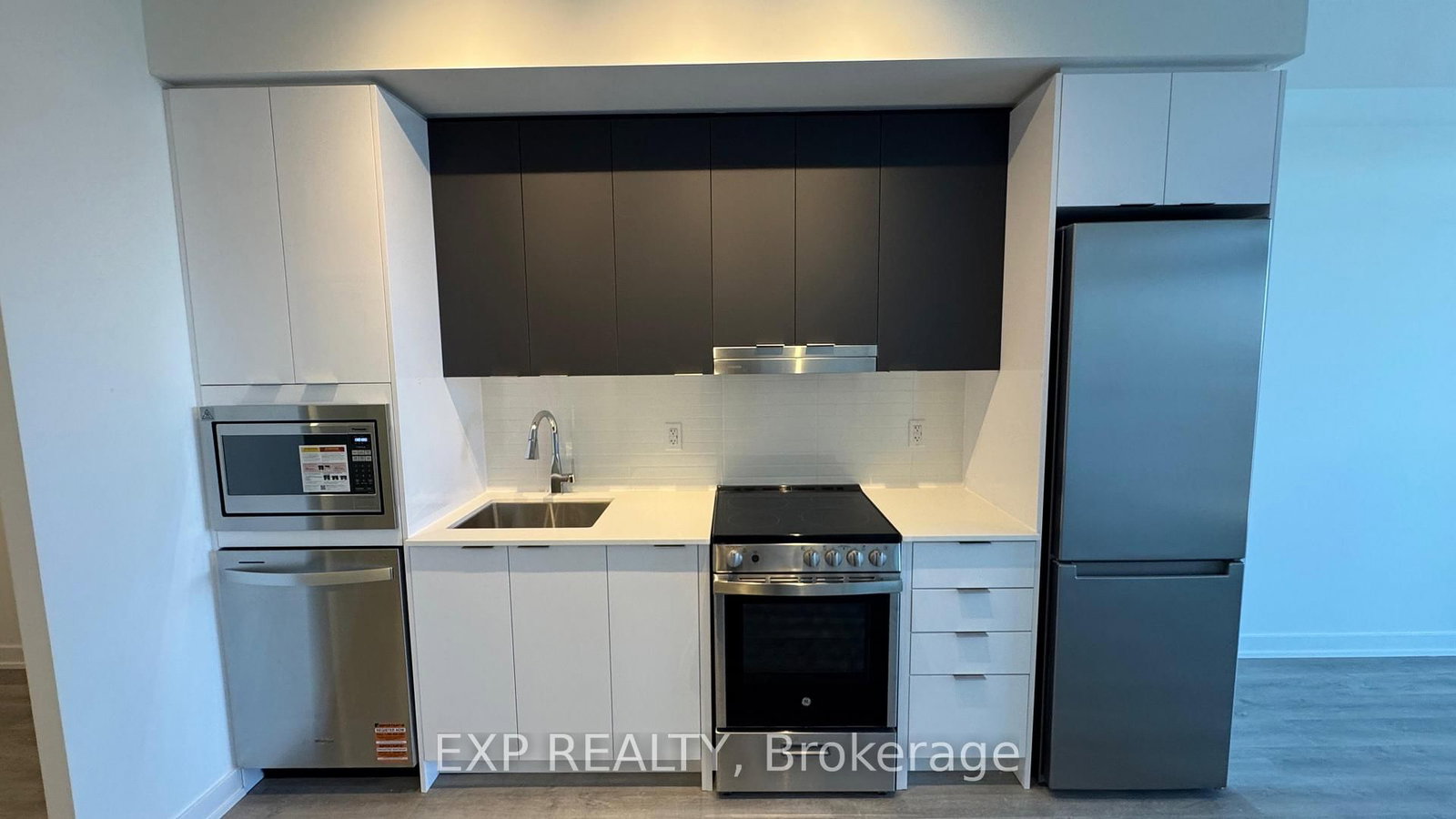 5105 Hurontario Street, Unit 3204 - Photo 4