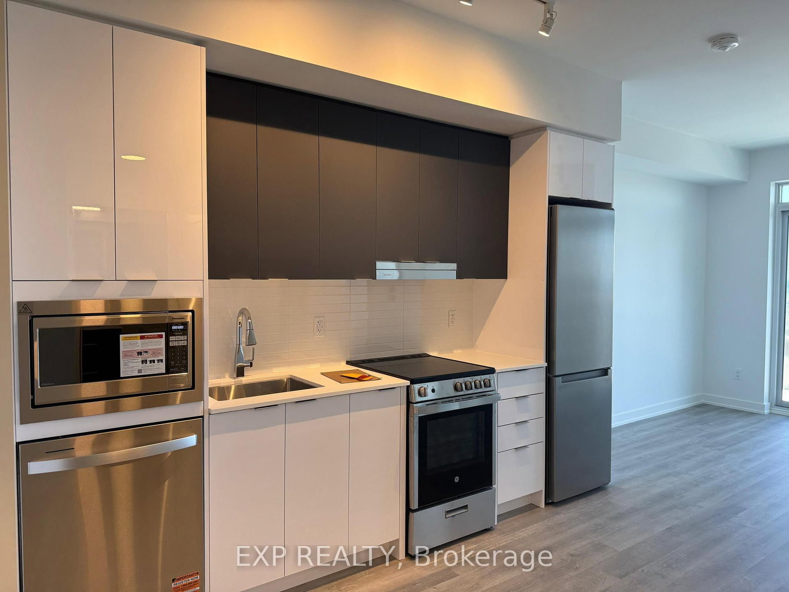 5105 Hurontario Street, Unit 3204 - Photo 5