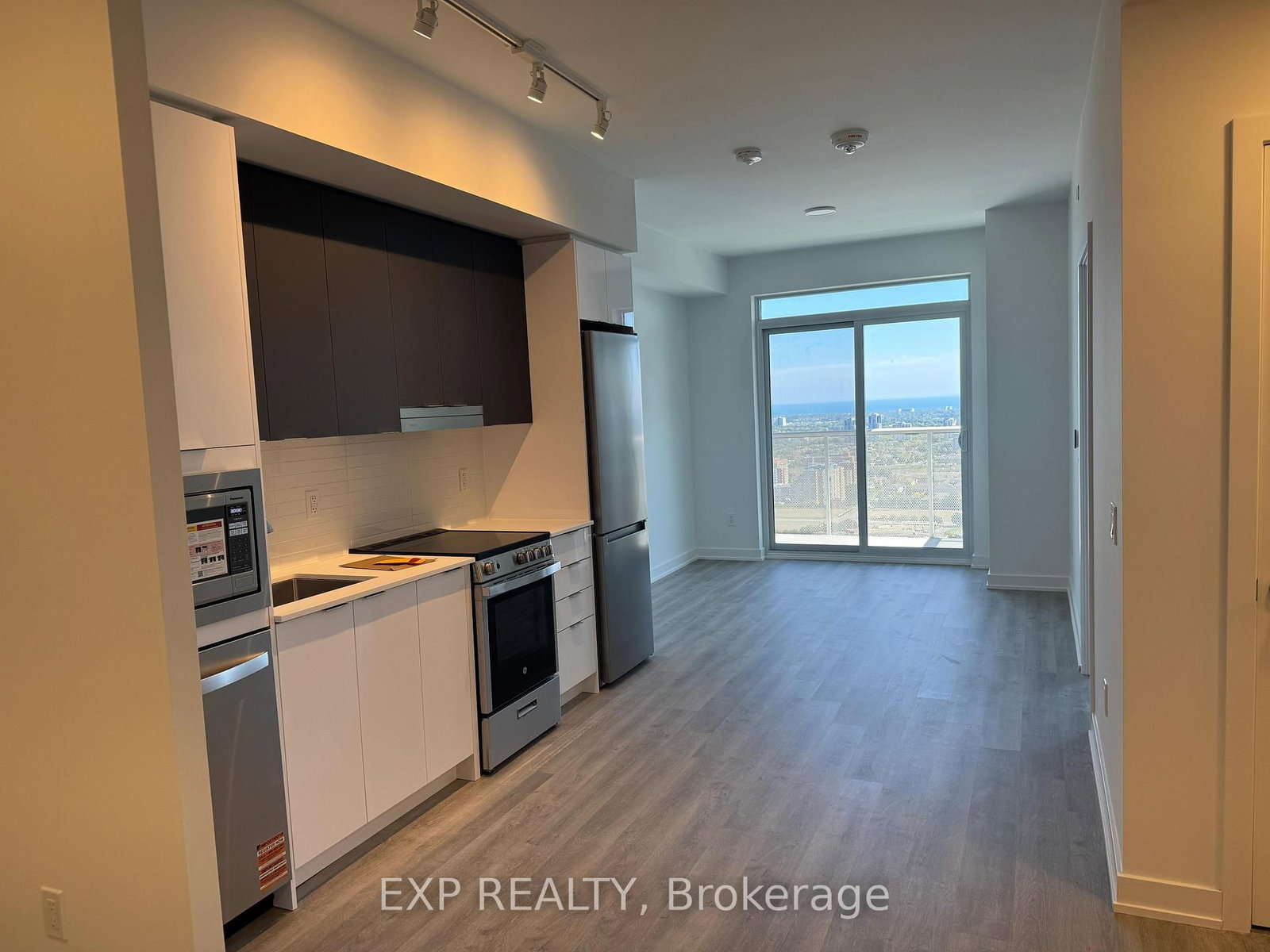 5105 Hurontario Street, Unit 3204 - Photo 6